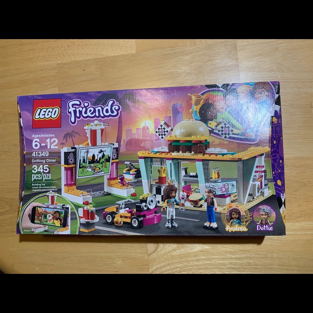 NIB Lego Friends Drifting Diner